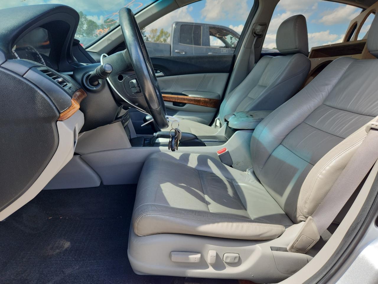 2012 Honda Accord Exl VIN: 1HGCP3F88CA033643 Lot: 84039575