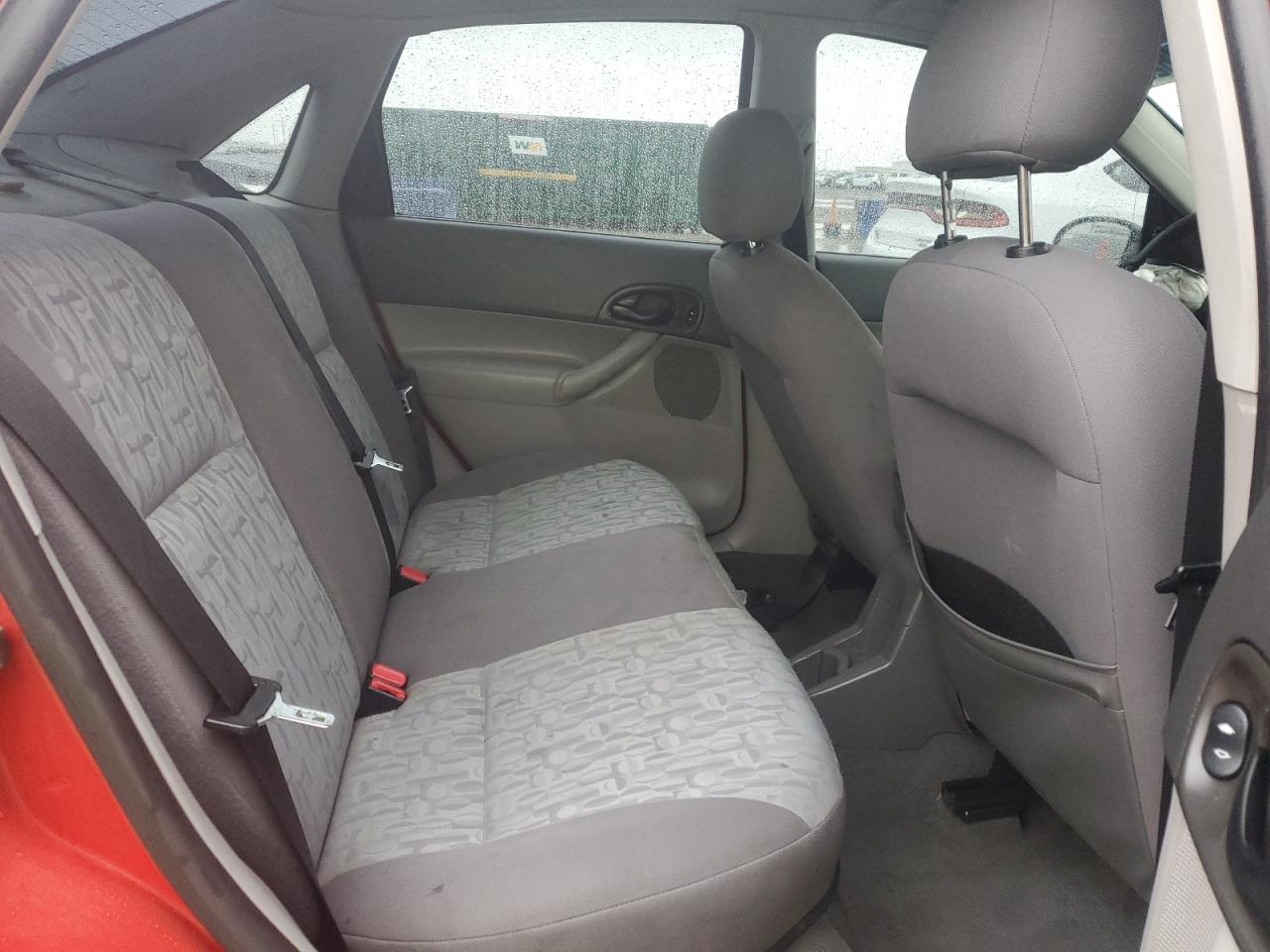 2005 Ford Focus Zx4 VIN: 1FAFP34N05W135227 Lot: 81464625