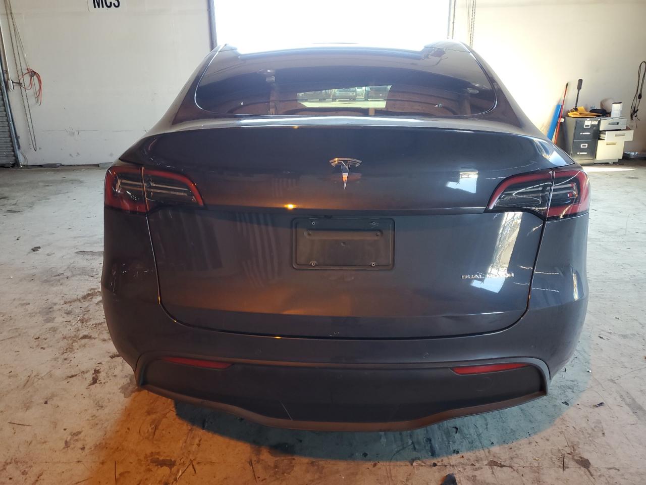2022 Tesla Model Y VIN: 7SAYGAEE8NF387742 Lot: 82127005