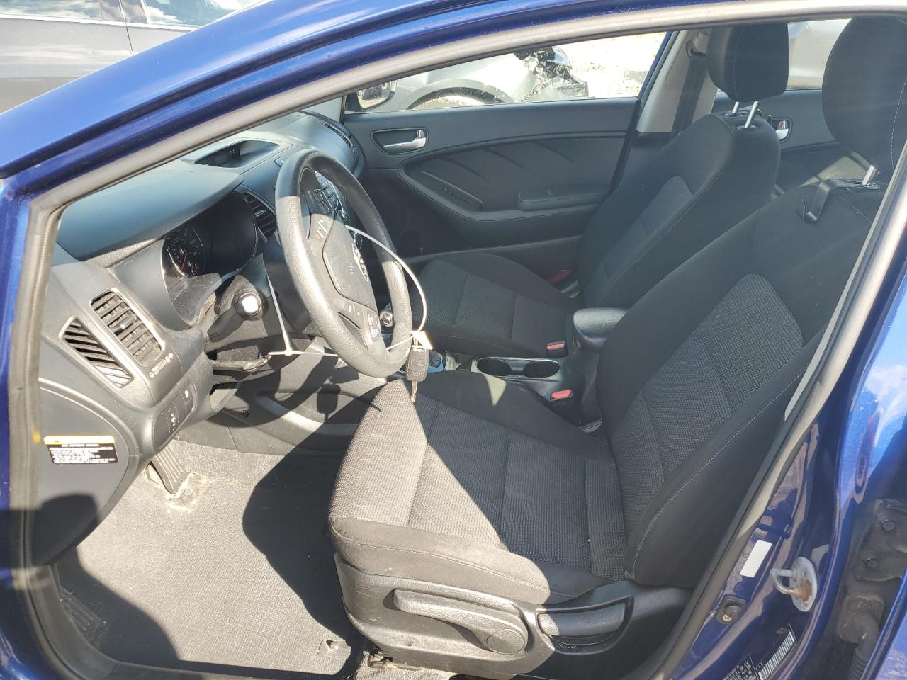 2018 Kia Forte Lx VIN: 3KPFK4A7XJE215806 Lot: 81867855