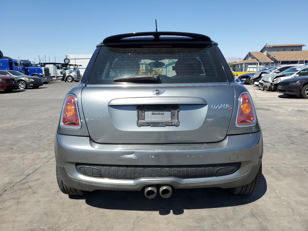 2008 Mini Cooper S VIN: WMWMF735X8TV36008 Lot: 81257325