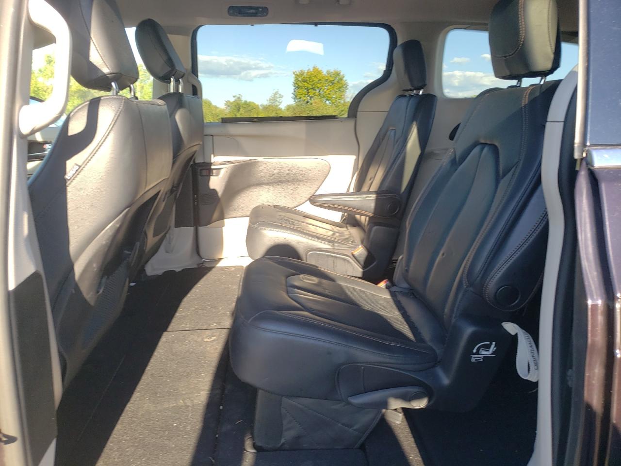 2019 Chrysler Pacifica Touring L VIN: 2C4RC1BG3KR732243 Lot: 70851355