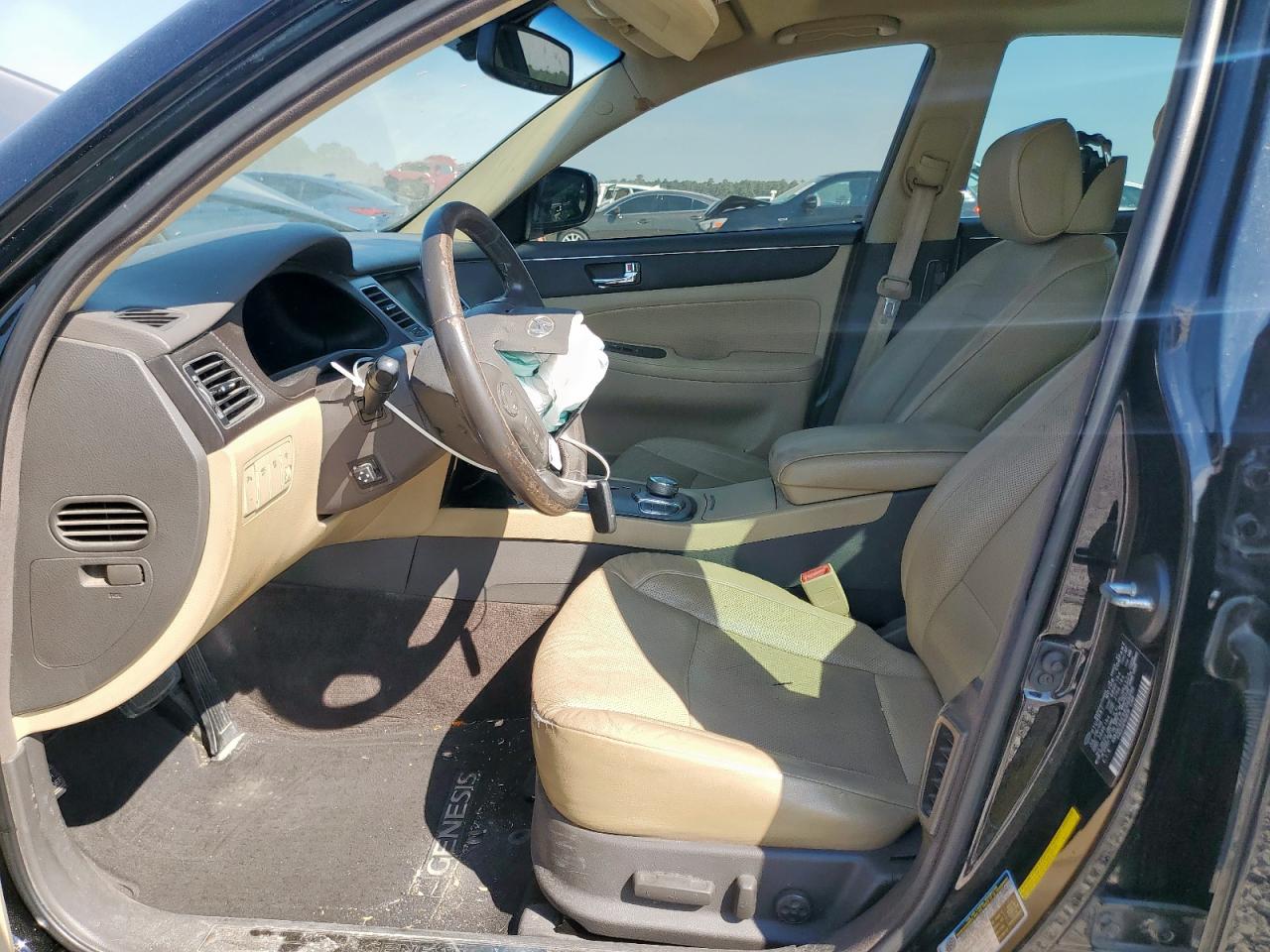 2009 Hyundai Genesis 3.8L VIN: KMHGC46E89U068998 Lot: 81590315