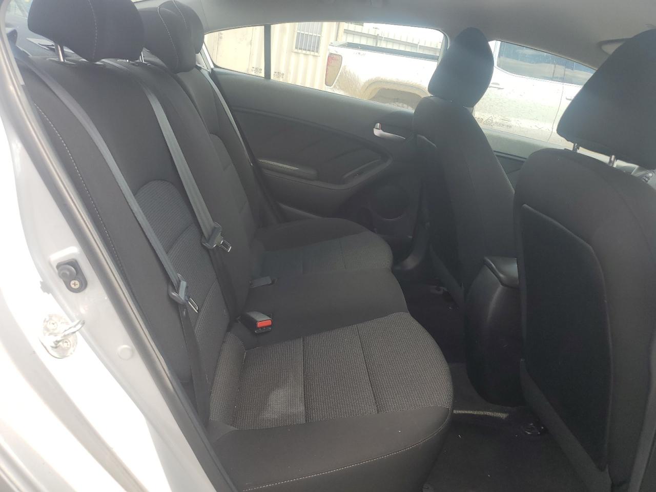 2018 Kia Forte Lx VIN: 3KPFK4A74JE281655 Lot: 81899165