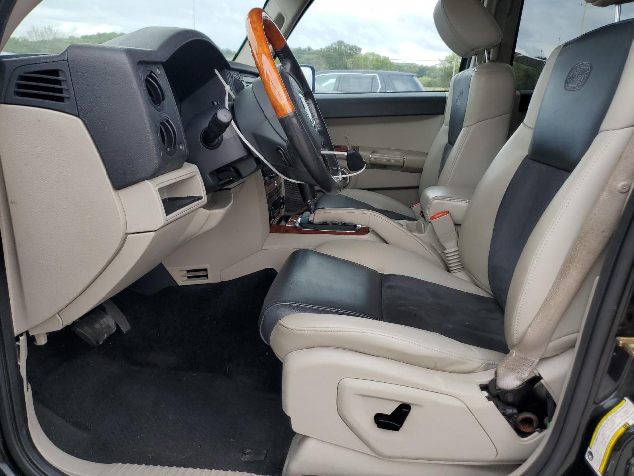 2007 Jeep Commander Overland VIN: 1J8HH68207C657113 Lot: 84194455