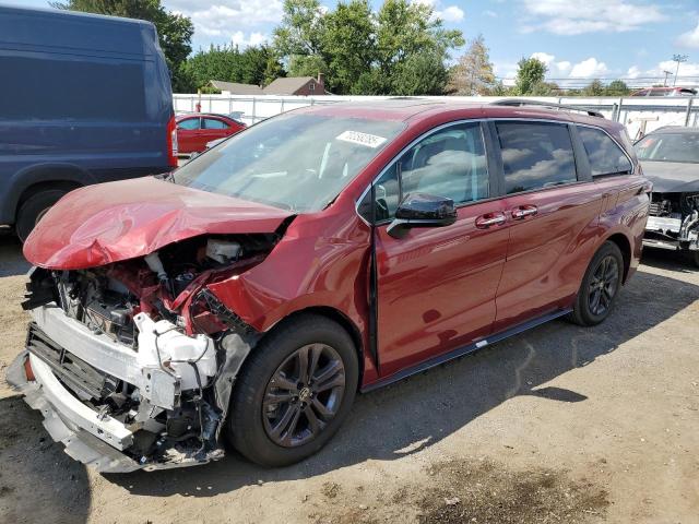  TOYOTA SIENNA 2024 Красный