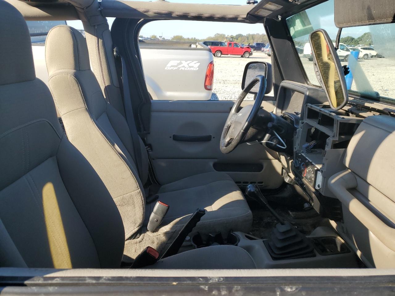 2004 Jeep Wrangler / Tj Sahara VIN: 1J4FA59S24P802033 Lot: 82044915
