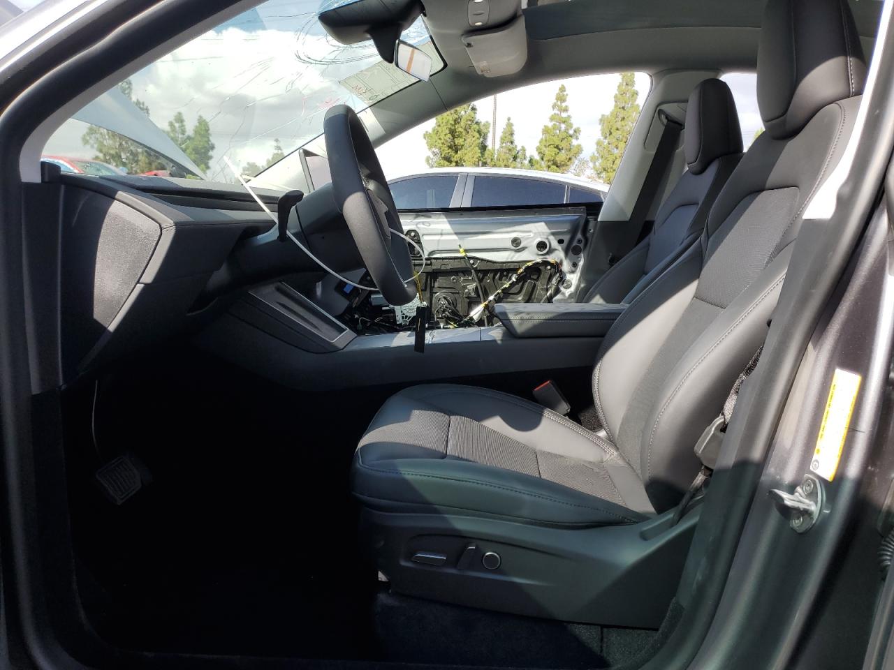 2026 Tesla Model Y VIN: 7SAYGDED8TF422379 Lot: 81797495