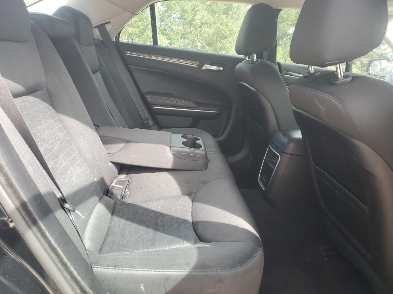 2019 Chrysler 300 Touring VIN: 2C3CCAAG7KH694033 Lot: 84273675