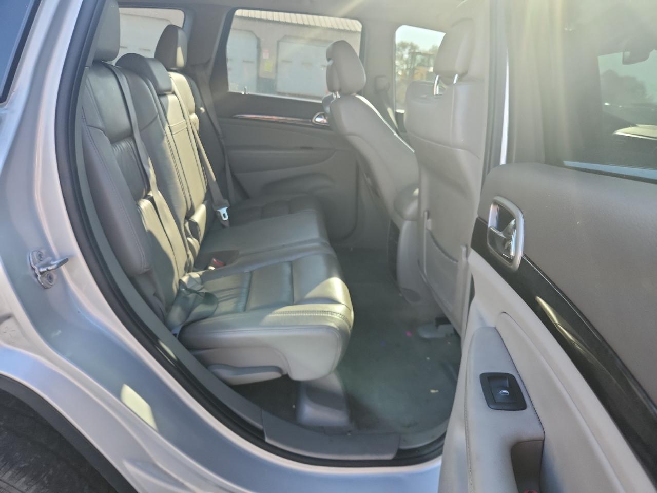 2011 Jeep Grand Cherokee Laredo VIN: 1J4RR4GG4BC737320 Lot: 81830835