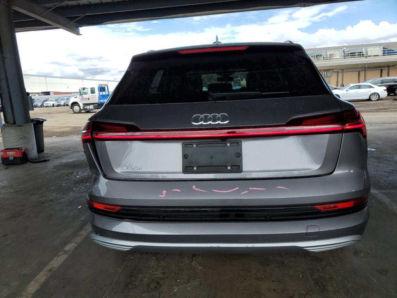 2019 Audi E-Tron Prestige VIN: WA1VABGE8KB020661 Lot: 72103635