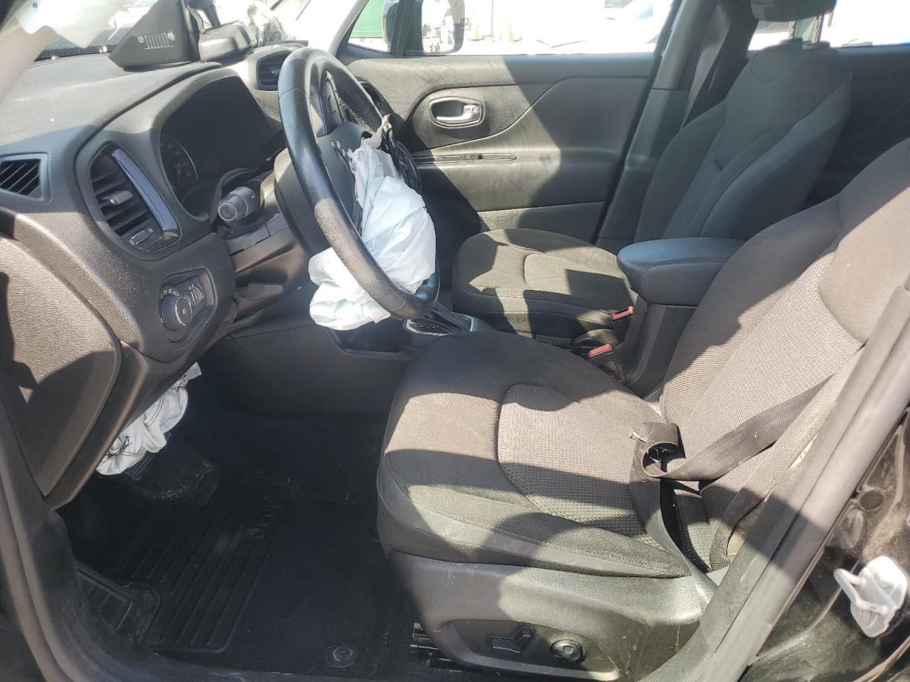 2020 Jeep Renegade Latitude VIN: ZACNJABB3LPL41427 Lot: 81921985