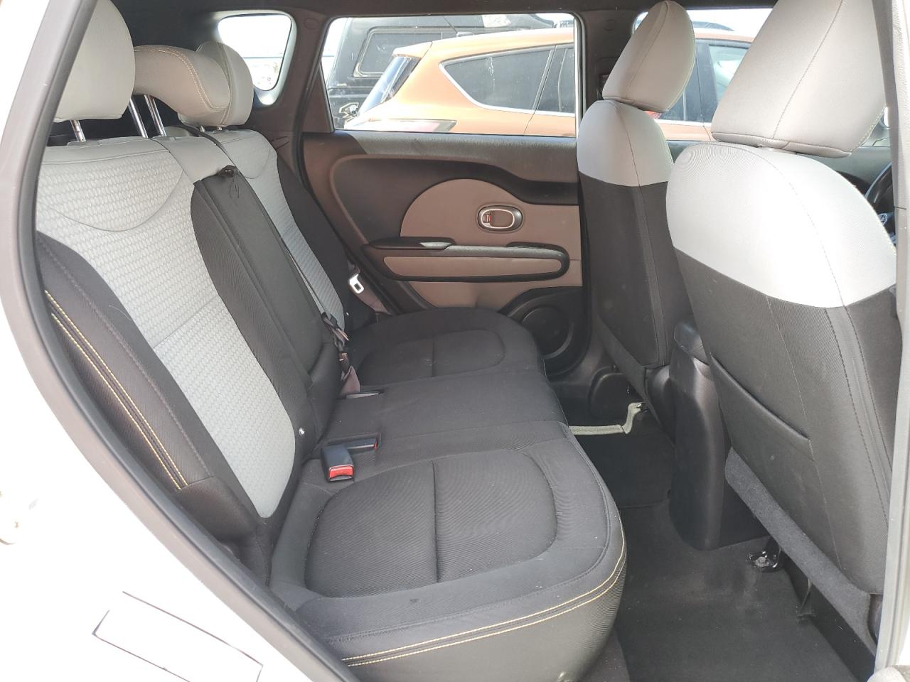 2016 Kia Soul + VIN: KNDJP3A5XG7821488 Lot: 83827935