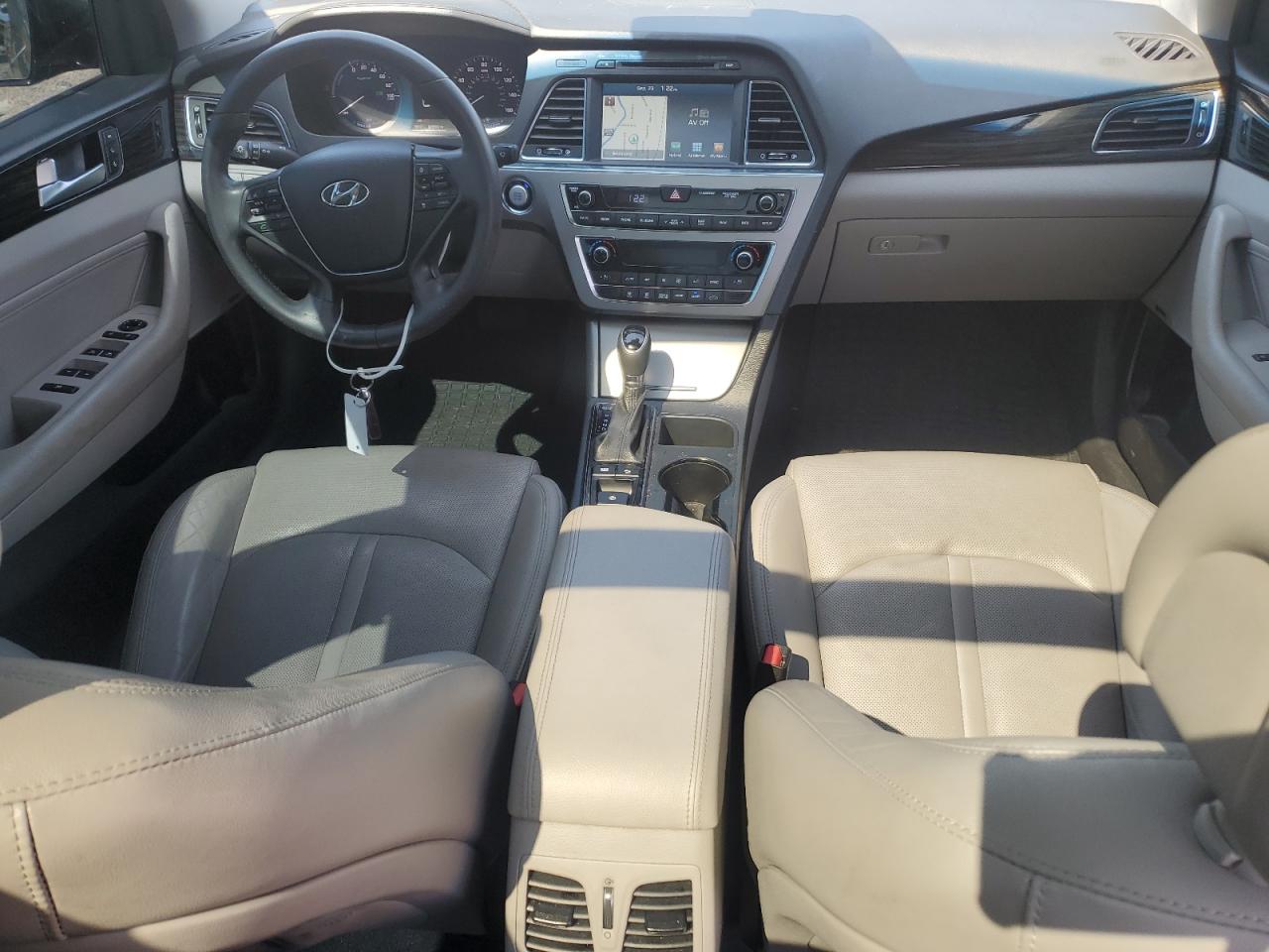 2017 Hyundai Sonata Hybrid VIN: KMHE34L34HA062383 Lot: 81419565