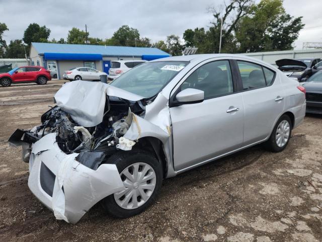  NISSAN VERSA 2017 Серебристый