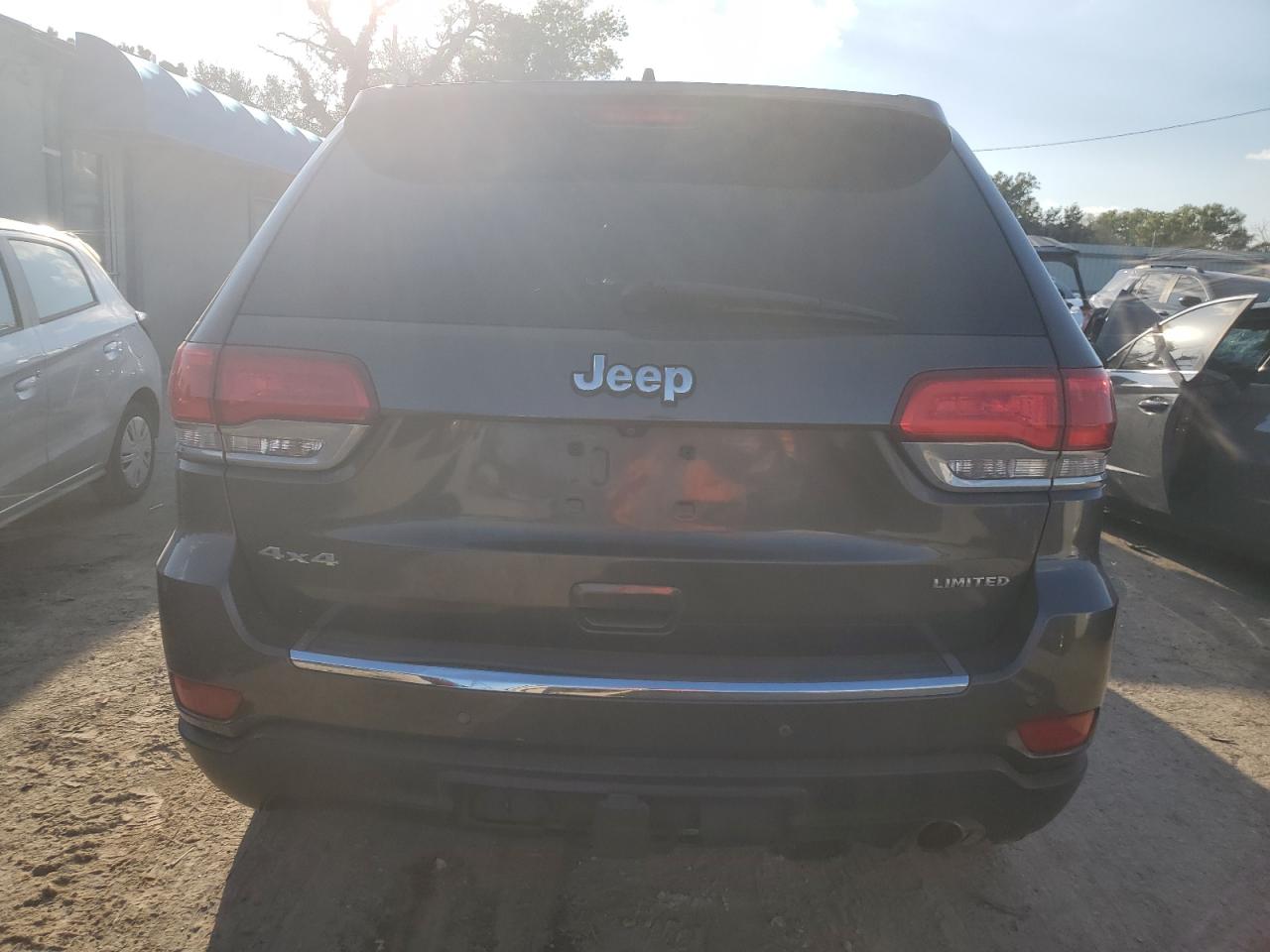 2015 Jeep Grand Cherokee Limited VIN: 1C4RJFBG2FC733823 Lot: 81834525