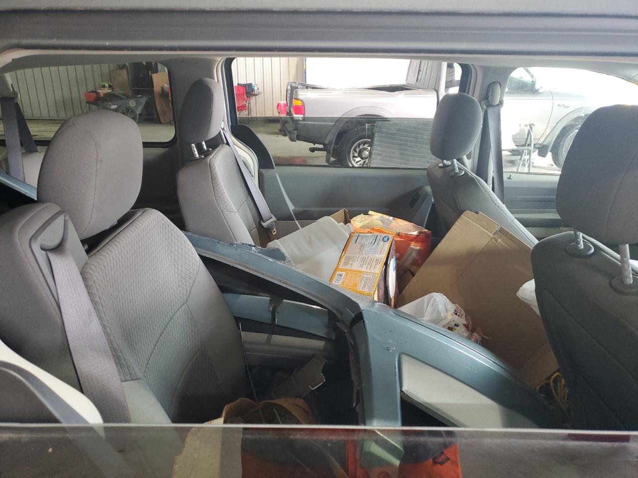 2008 Chrysler Town & Country Lx VIN: 2A8HR44H38R631917 Lot: 84237965