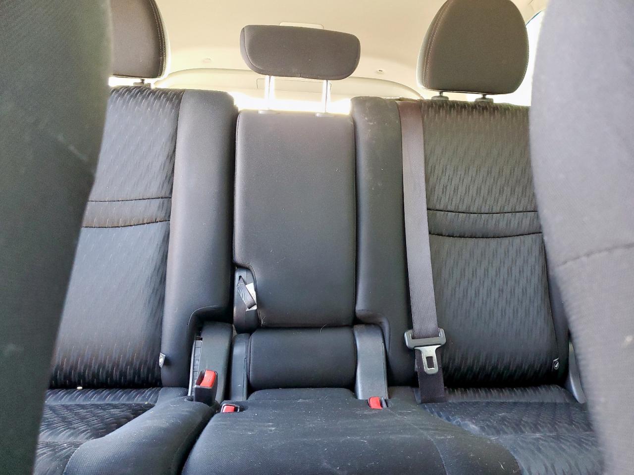 2017 Nissan Rogue S VIN: KNMAT2MV9HP606445 Lot: 83761695