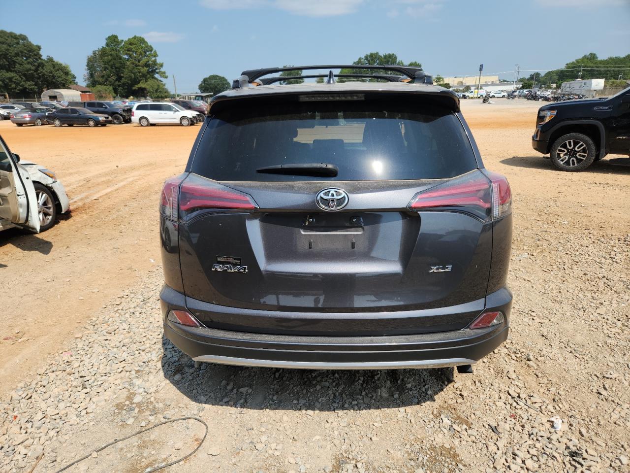 2017 Toyota Rav4 Xle VIN: JTMWFREV0HJ702357 Lot: 80131325