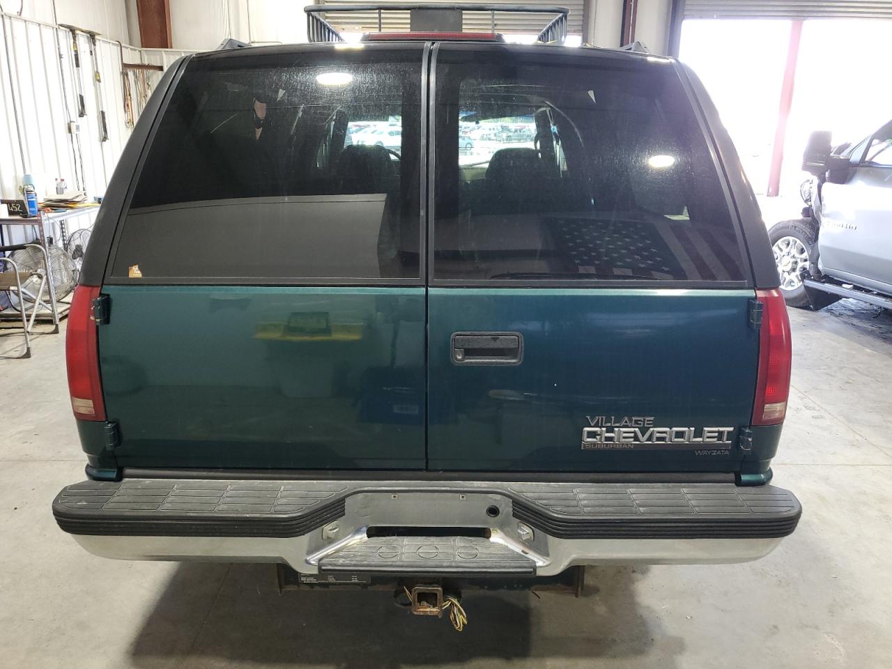 1996 Chevrolet Suburban K1500 VIN: 3GNFK16R8TG166483 Lot: 70837725