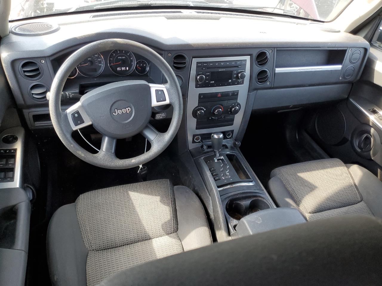 2008 Jeep Commander Sport VIN: 1J8HG48K68C105348 Lot: 81876395