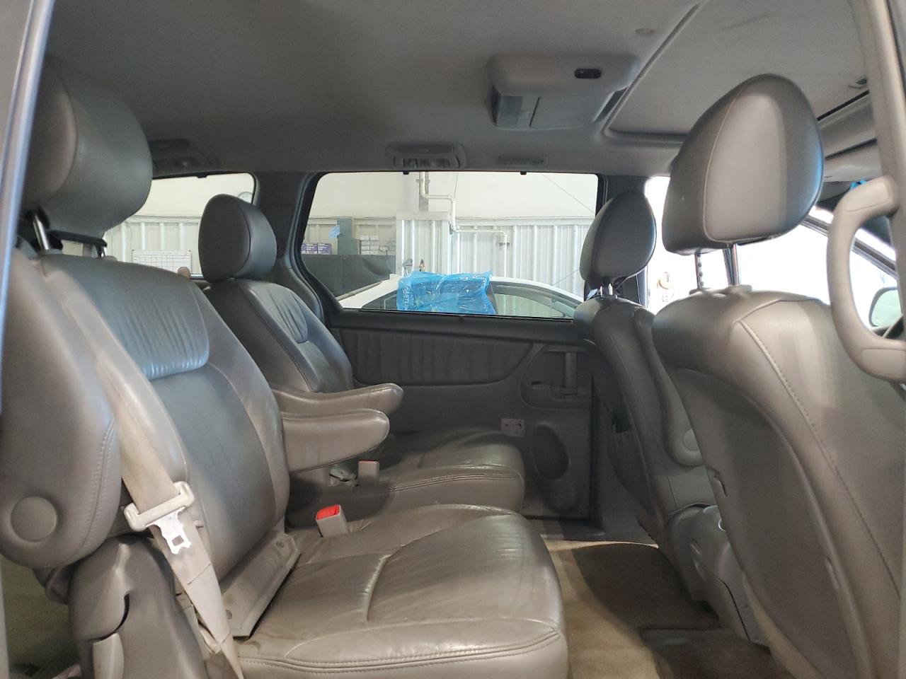 2010 Toyota Sienna Xle VIN: 5TDYK4CC3AS312905 Lot: 84576955