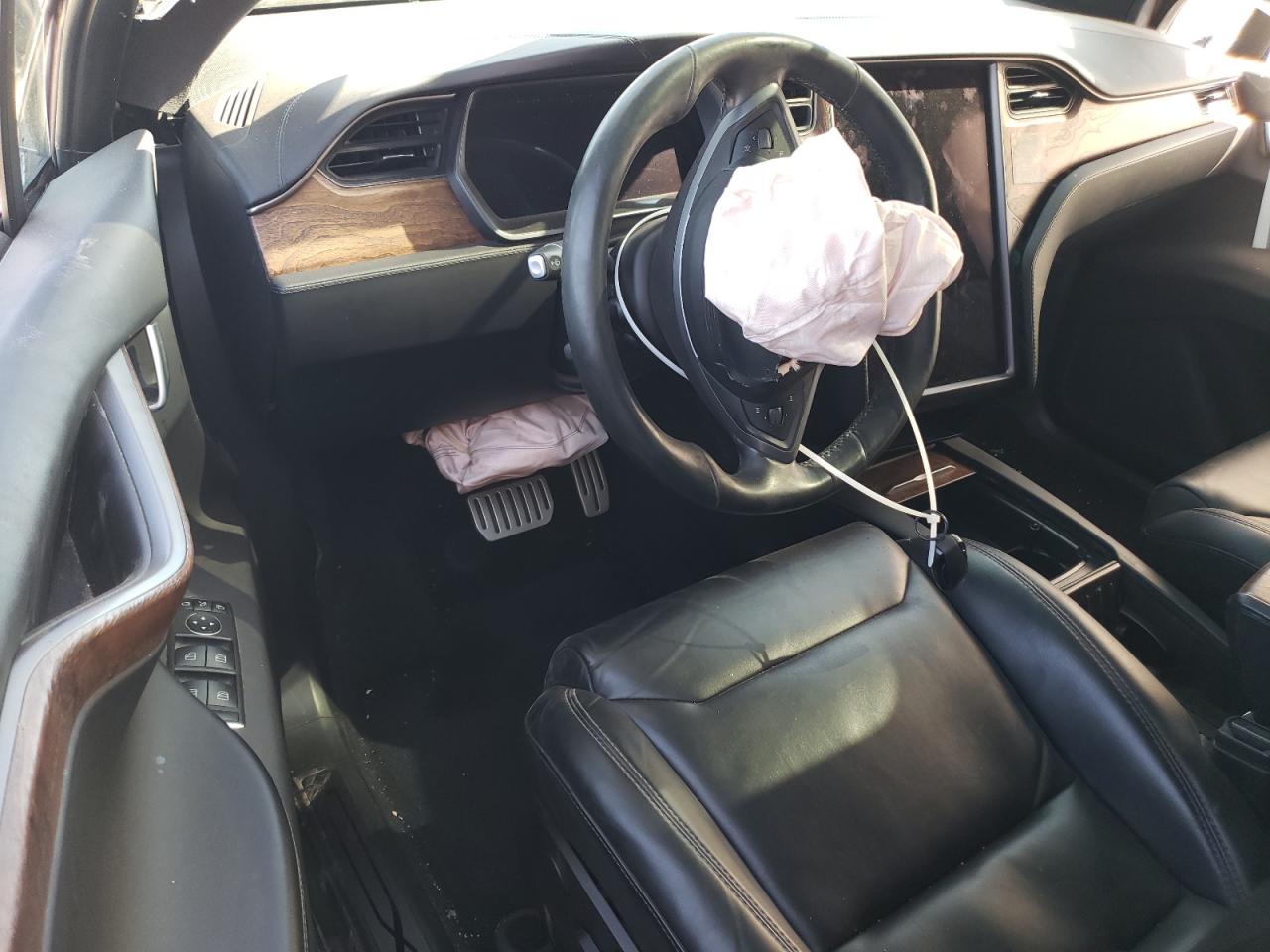 2020 Tesla Model X VIN: 5YJXCDE28LF216773 Lot: 81887565