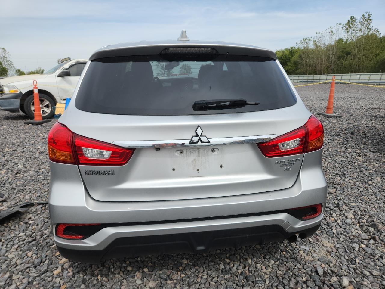 2018 Mitsubishi Outlander Sport Es VIN: JA4AP3AW8JU011370 Lot: 81581325