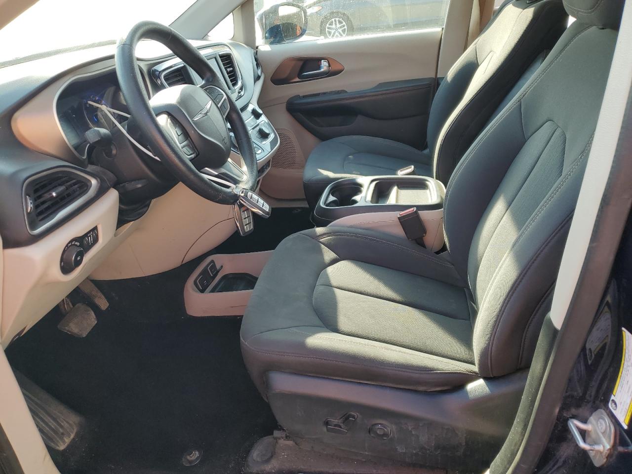 2019 Chrysler Pacifica Touring Plus VIN: 2C4RC1FG2KR567702 Lot: 71905195