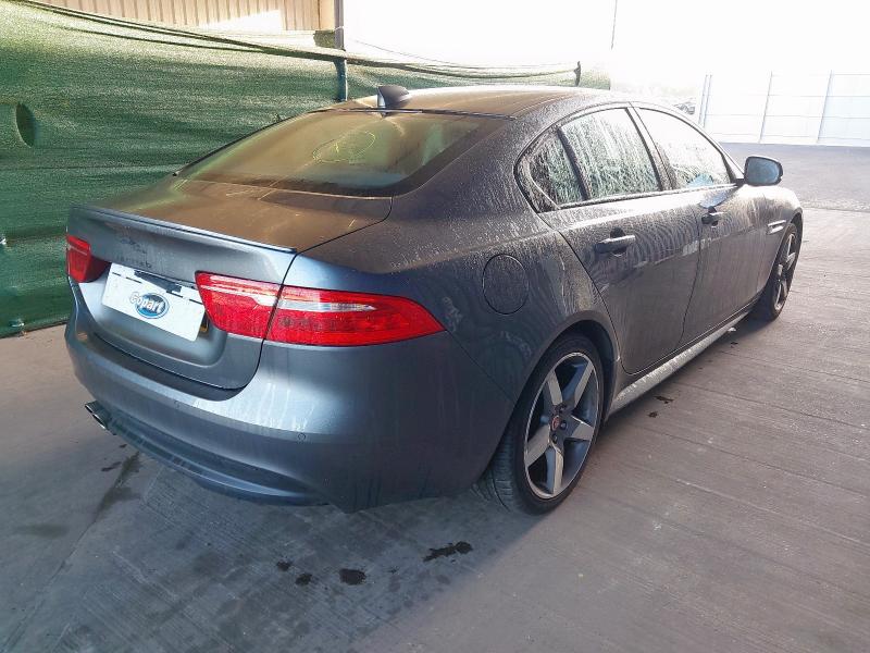 2016 JAGUAR XE R-SPORT D AUTO 