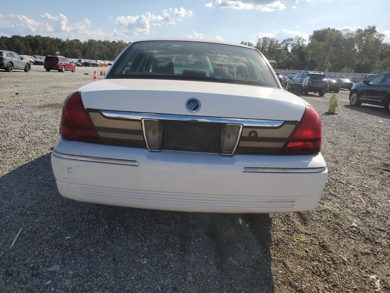 2006 Mercury Grand Marquis Gs VIN: 2MEFM74VX6X651982 Lot: 80440275