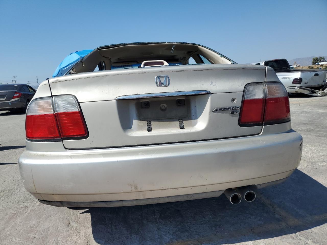 1996 Honda Accord Ex VIN: 1HGCD7268TA017611 Lot: 81402235
