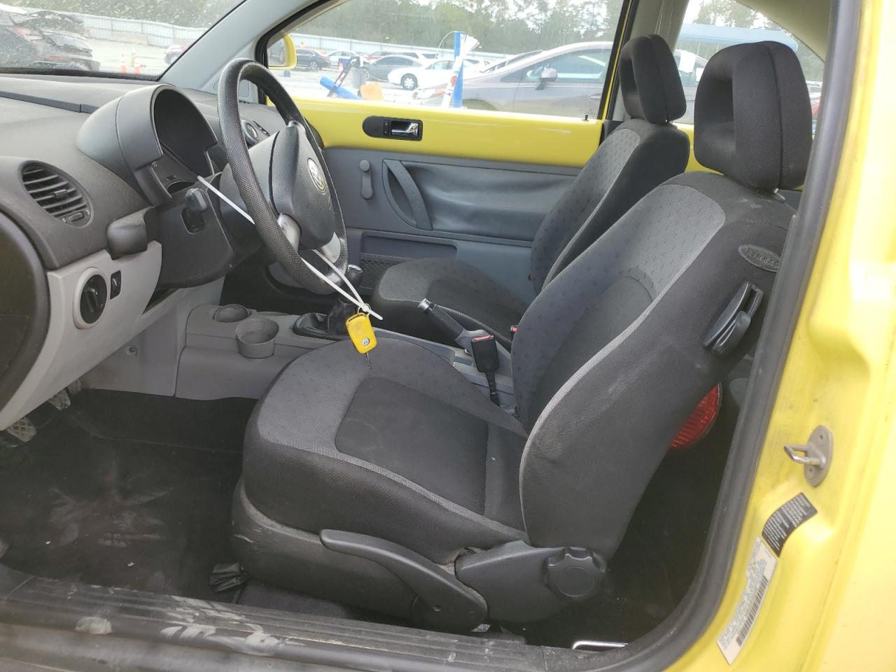 2000 Volkswagen New Beetle Gl VIN: 3VWBA21C9YM421649 Lot: 83780815