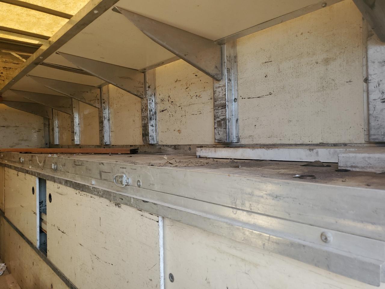 2006 Chevrolet Express G3500 VIN: 1GBJG31U561165830 Lot: 81206405