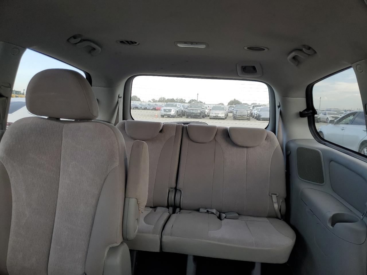 2011 Kia Sedona Lx VIN: KNDMG4C72B6377359 Lot: 82150795