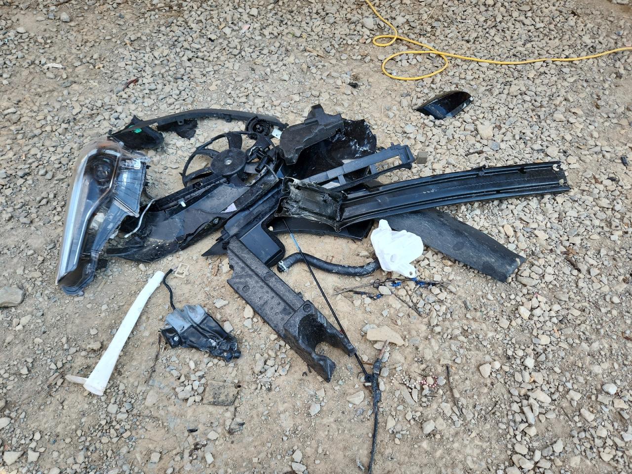 2024 Toyota Corolla Cross Xle VIN: 7MUDAAAG5RV109053 Lot: 80911225