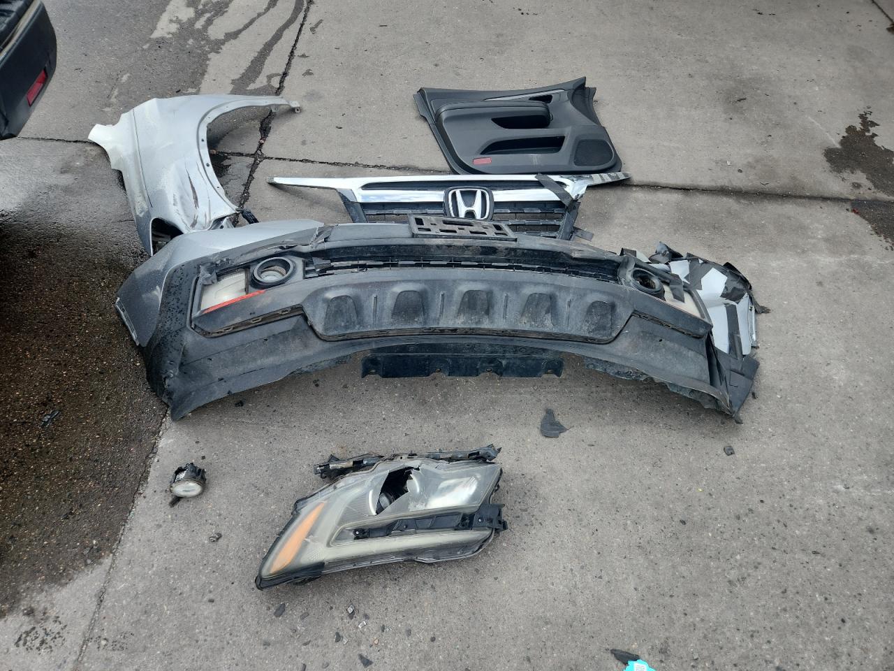 2017 Honda Ridgeline Rtl VIN: 5FPYK3F58HB002634 Lot: 81412855