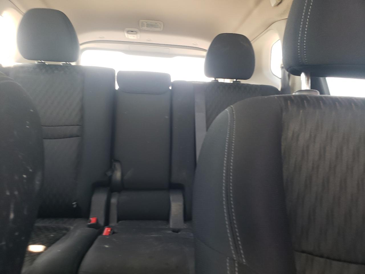 2017 Nissan Rogue S VIN: KNMAT2MT9HP582596 Lot: 81659145