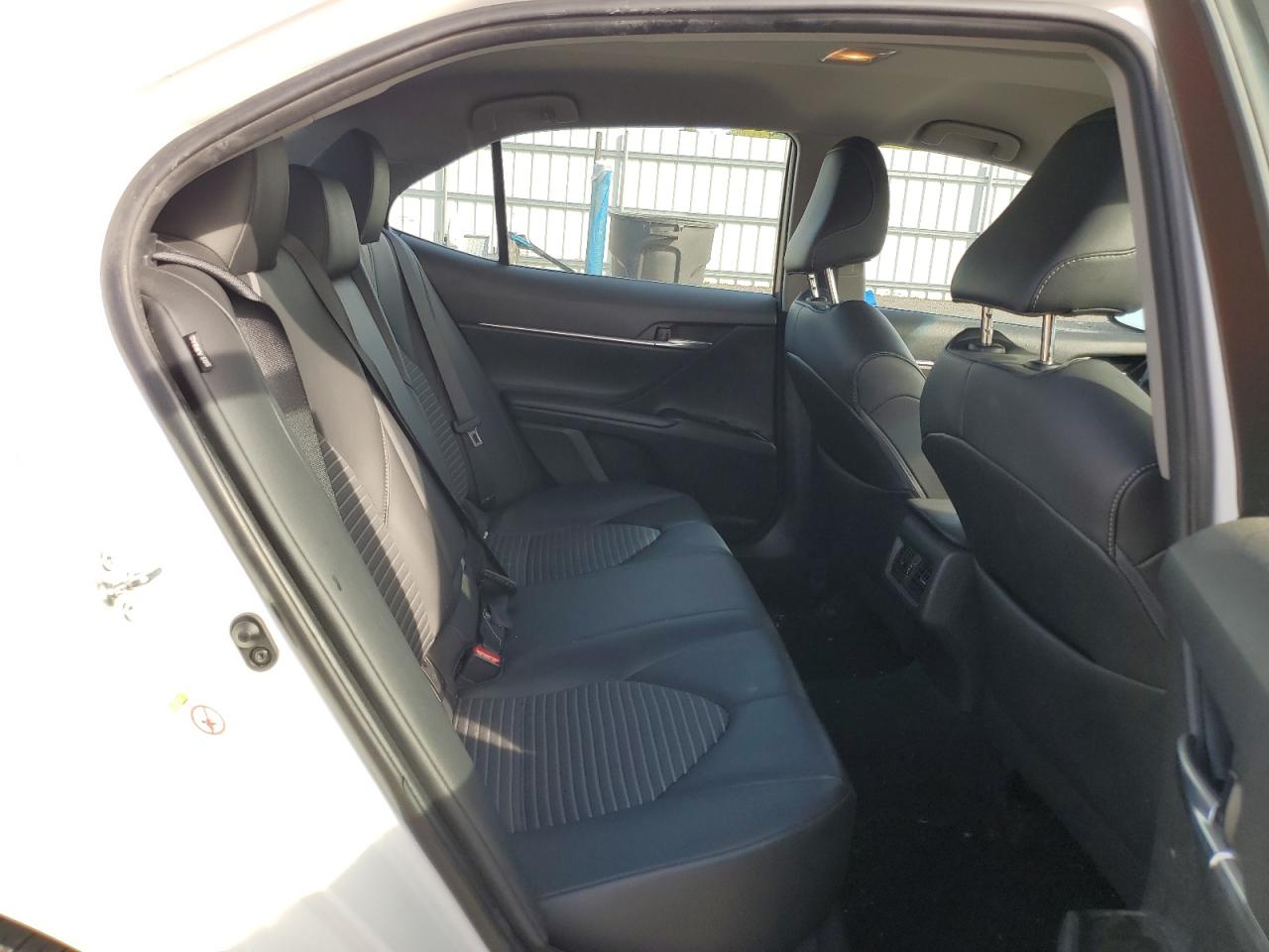 2018 Toyota Camry L VIN: 4T1B11HK3JU058708 Lot: 84219505