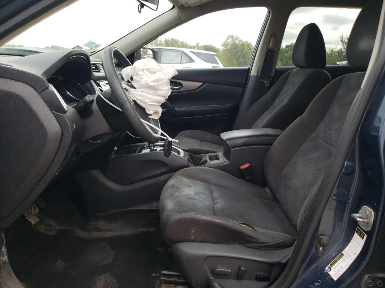 2015 Nissan Rogue S VIN: KNMAT2MV7FP571711 Lot: 83821055