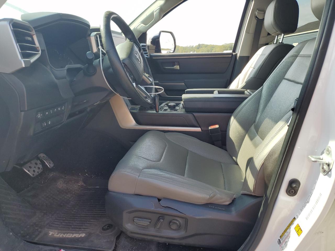 2022 Toyota Tundra Double Cab Sr VIN: 5TFLA5DA9NX015864 Lot: 82031125