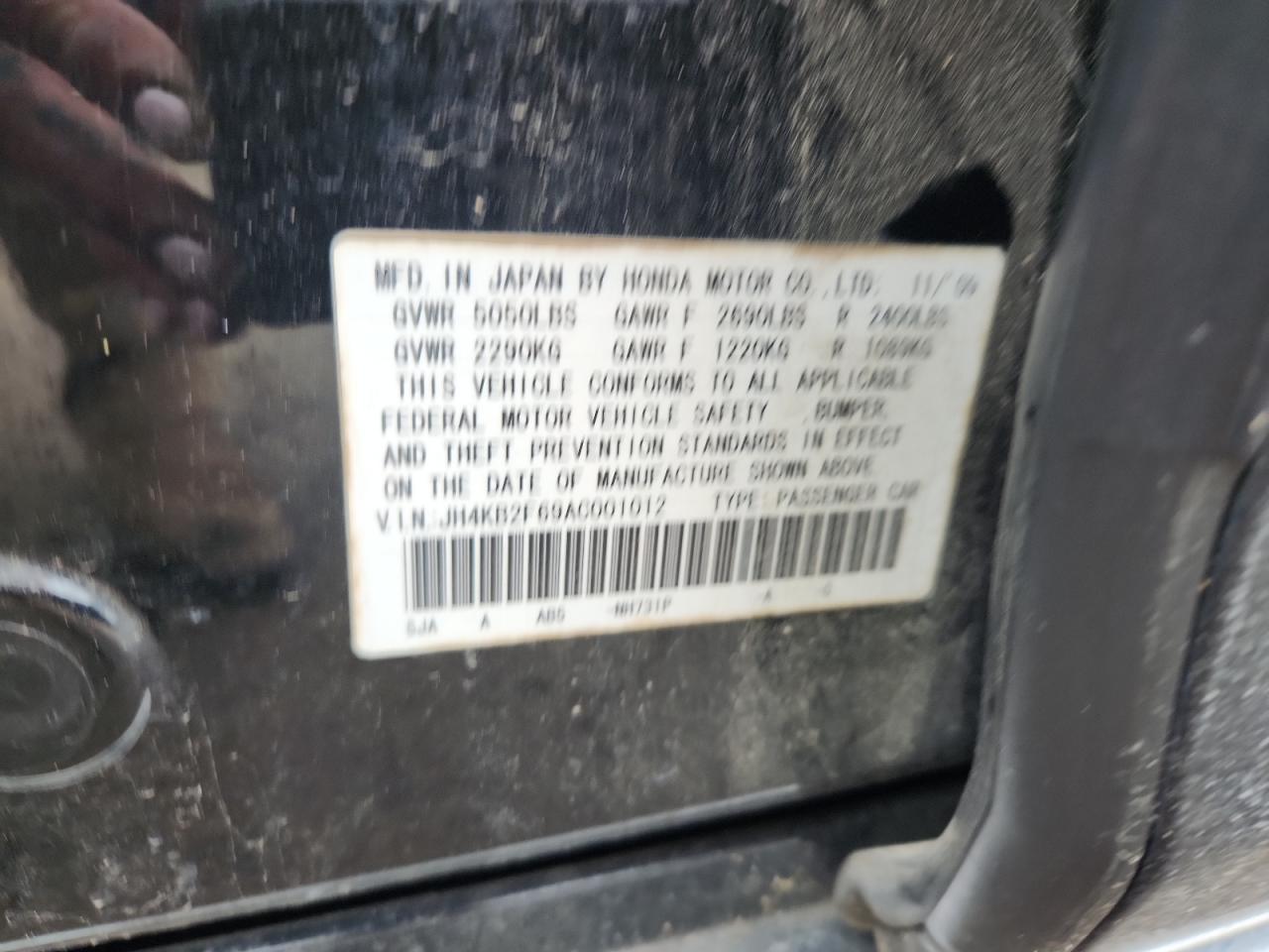 2010 Acura Rl VIN: JH4KB2F69AC001012 Lot: 81302585