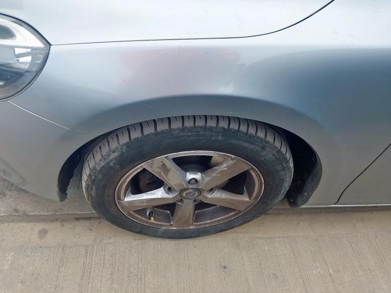 2013 VOLVO V40 D2 SE 5DR