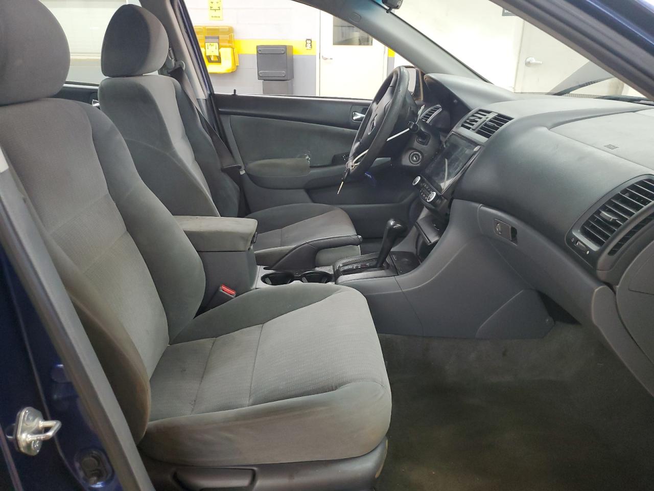 2005 Honda Accord Lx VIN: 1HGCM56435A017550 Lot: 84241385