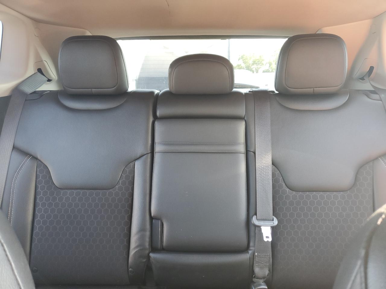 2018 Jeep Compass Latitude VIN: 3C4NJDBB4JT283726 Lot: 81371885