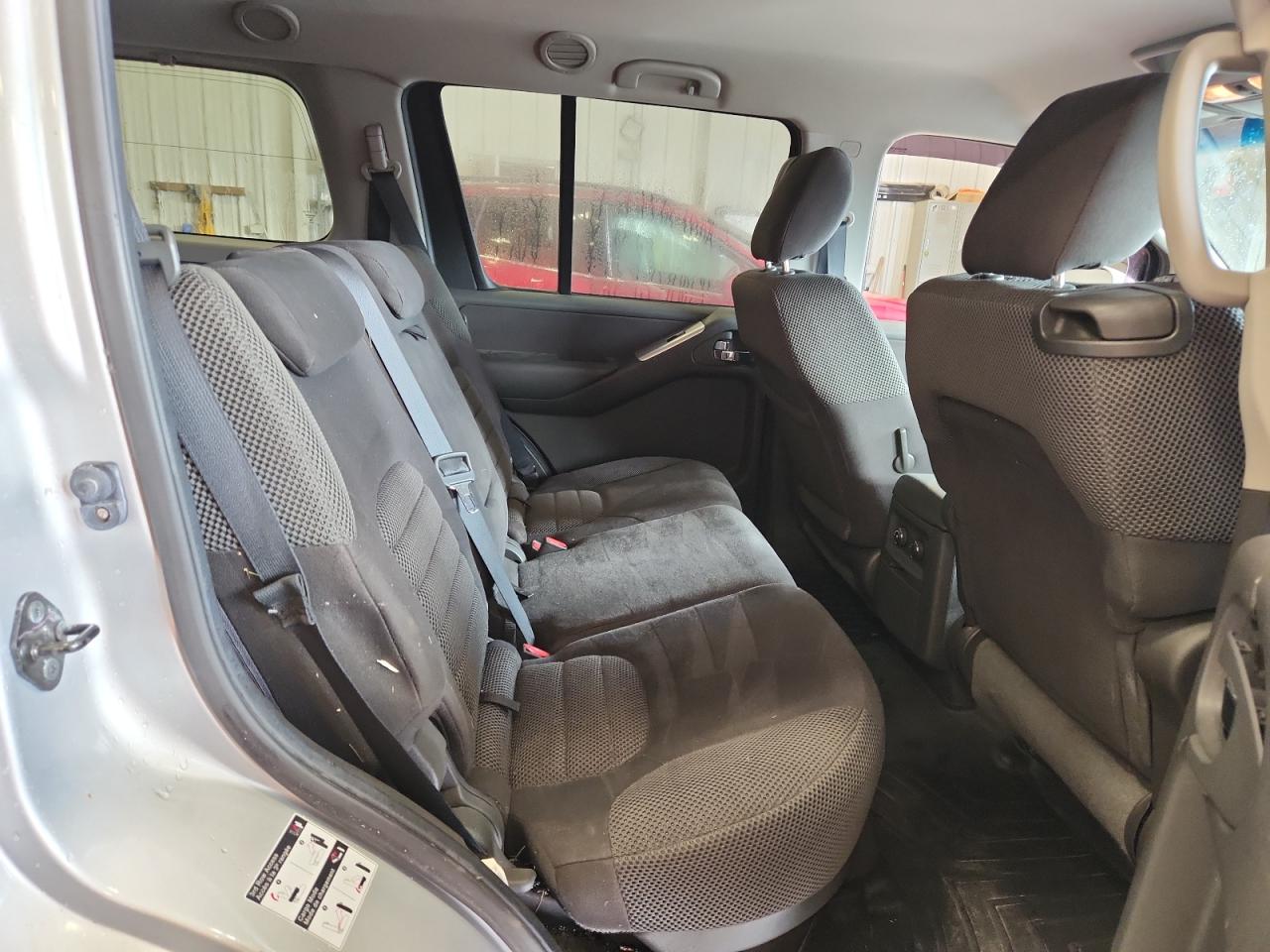 2011 Nissan Pathfinder S VIN: 5N1AR1NB5BC633598 Lot: 72063215