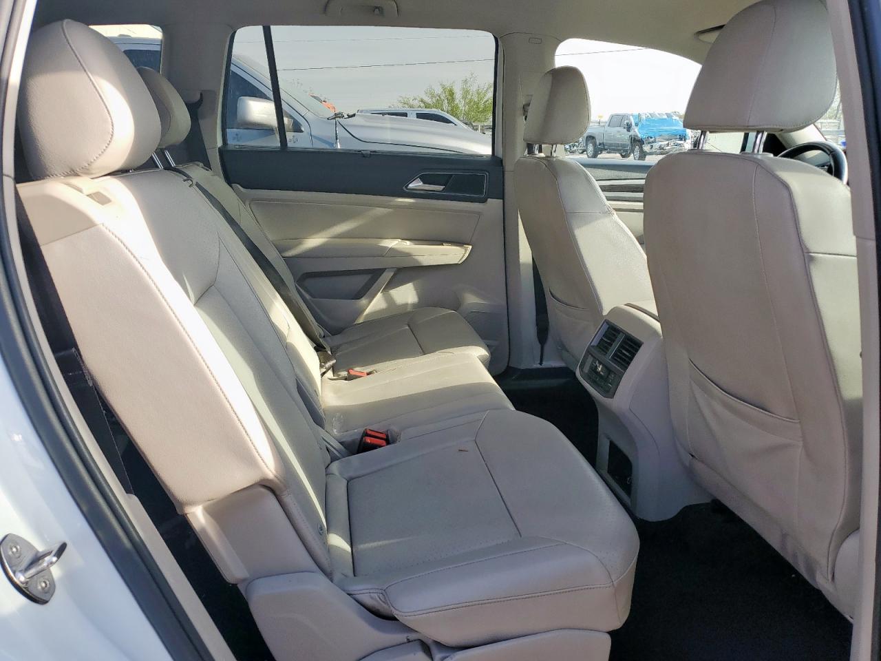 2018 Volkswagen Atlas Se VIN: 1V2DR2CA8JC506553 Lot: 81326425