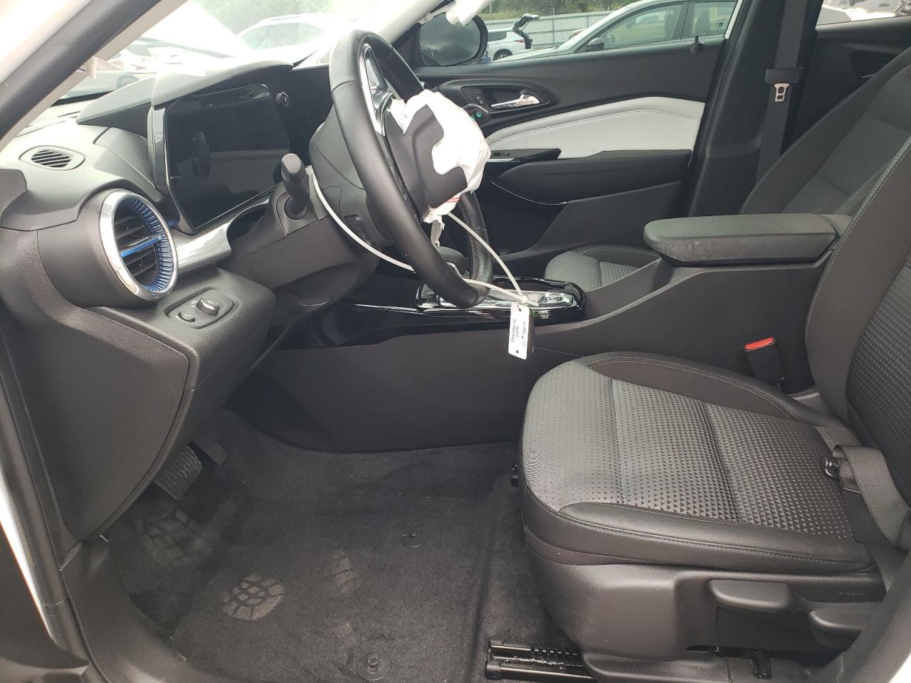 2024 Chevrolet Trax 1Lt VIN: KL77LHE2XRC215585 Lot: 83996075