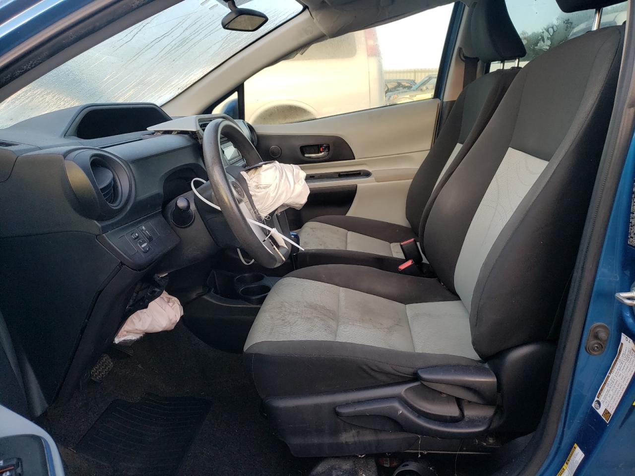 2012 Toyota Prius C VIN: JTDKDTB3XC1504527 Lot: 71827825