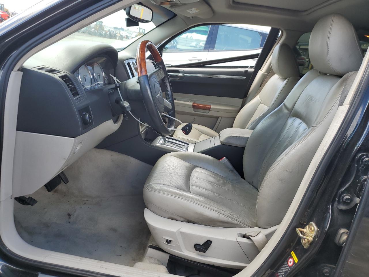 2005 Chrysler 300C VIN: 2C3AA63H15H608669 Lot: 81419395